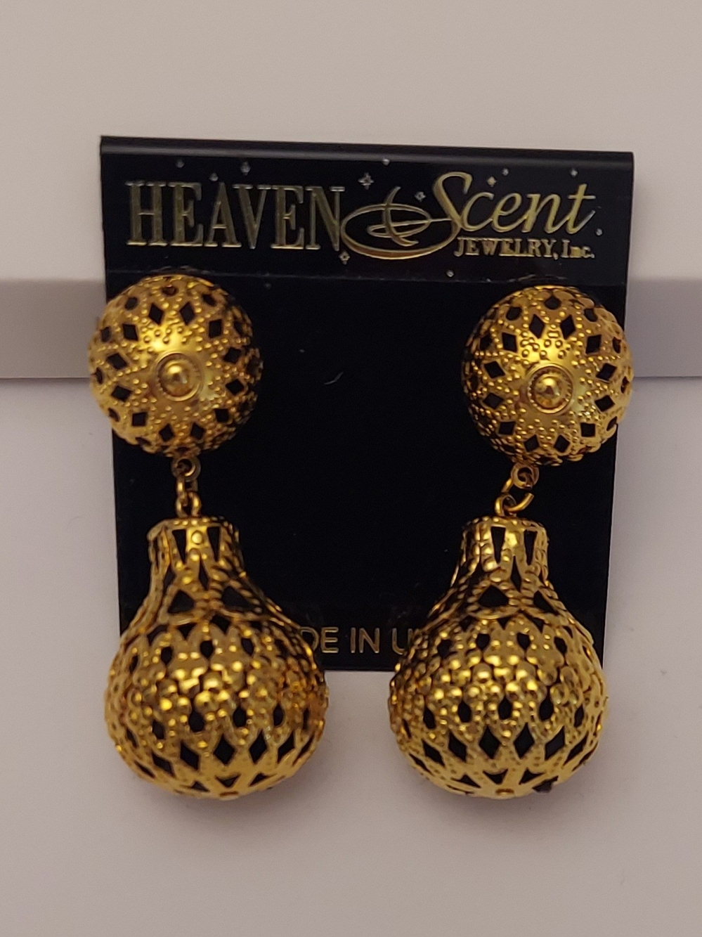 Heaven Scent Vintage Jewelry | Gold-Tone Fragrance Diffuser Earrings